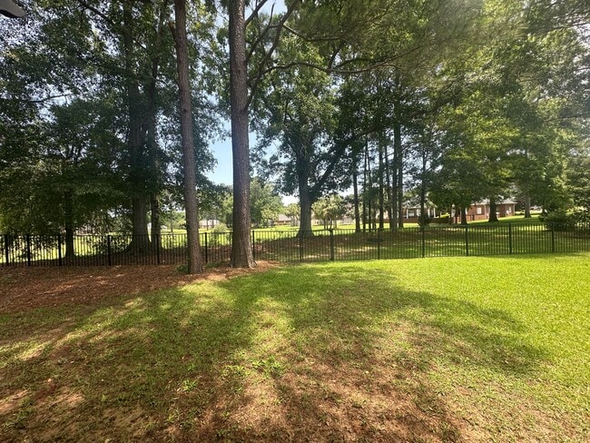 Building Photo - Tartan Pines Subdivision! Golf Course Comm...