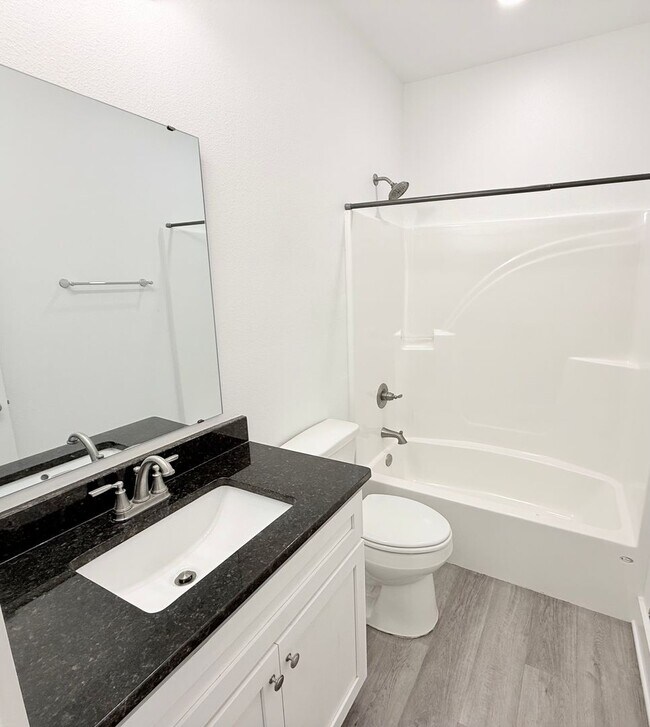 Building Photo - Spacious 3-Bedroom Home W/Office