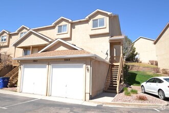 Building Photo - Corner 3 bed, 2.5 Bath Townhome in Distric...