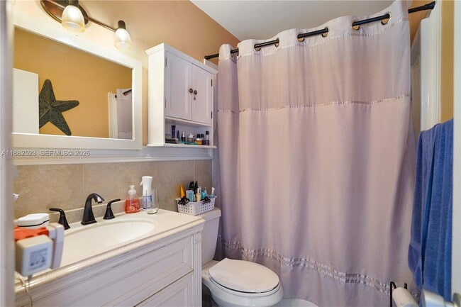 Building Photo - 1000 SW 11th Ave