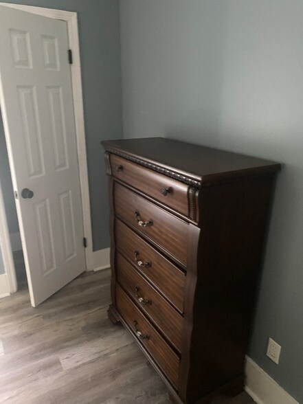 Building Photo - 2000 Carnes Ave