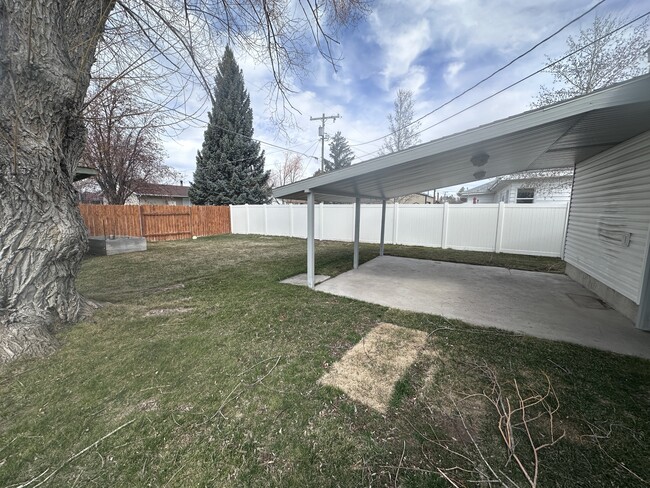 Building Photo - 396 Shelley Ave