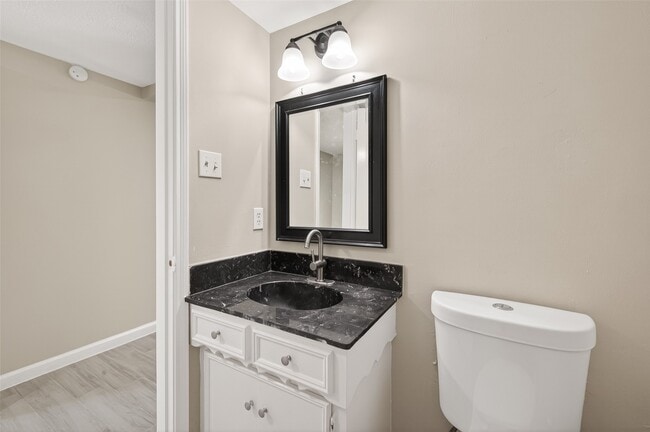 Building Photo - 10738 Briar Forest Dr