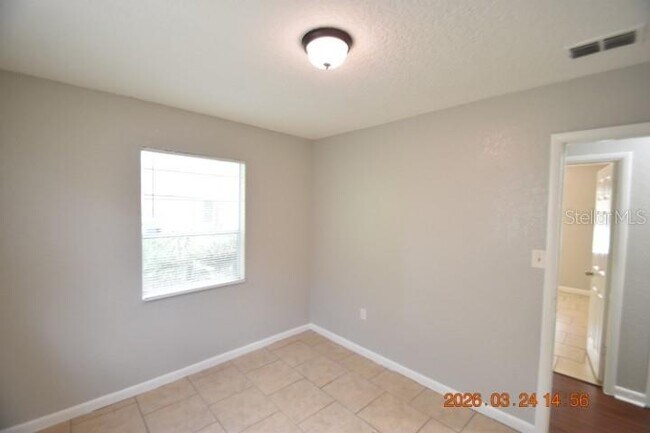 Building Photo - 4006 E Paris St