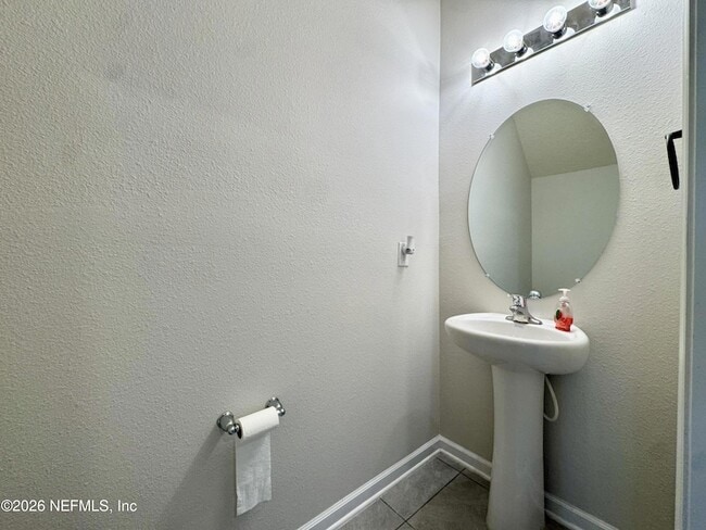 Building Photo - 3992 Vlg Vw Ln