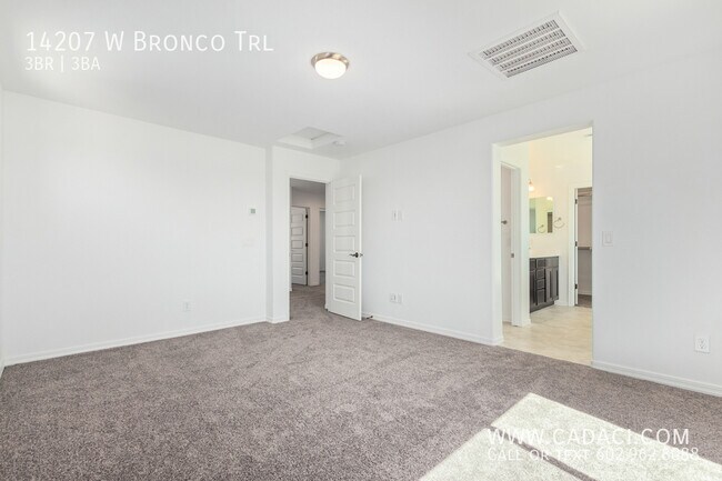 Building Photo - 14207 W Bronco Trl