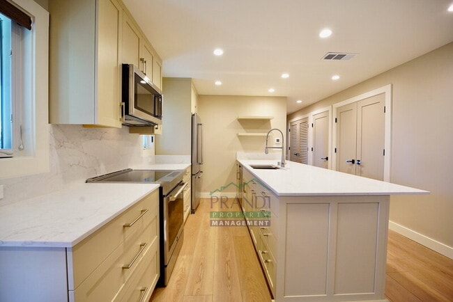 Building Photo - 62 Dunfries Terrace