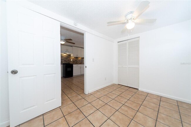 Building Photo - 620 25th St W