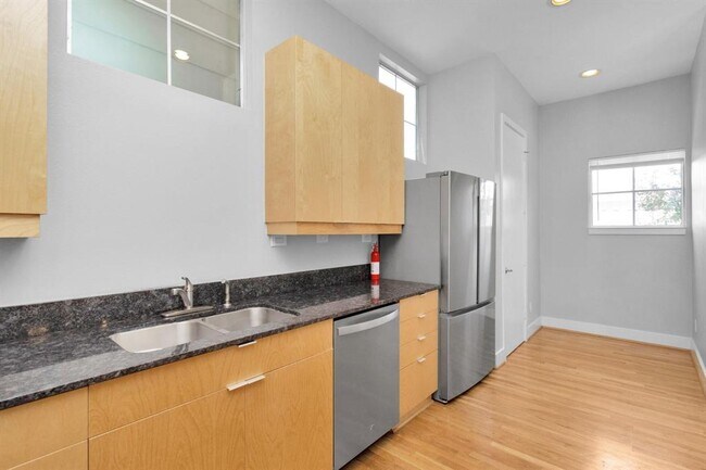 Building Photo - 4339 O'Reilly