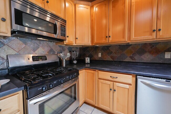 Building Photo - A New Mexico Charm Executive Rental — A Stay Made Simple