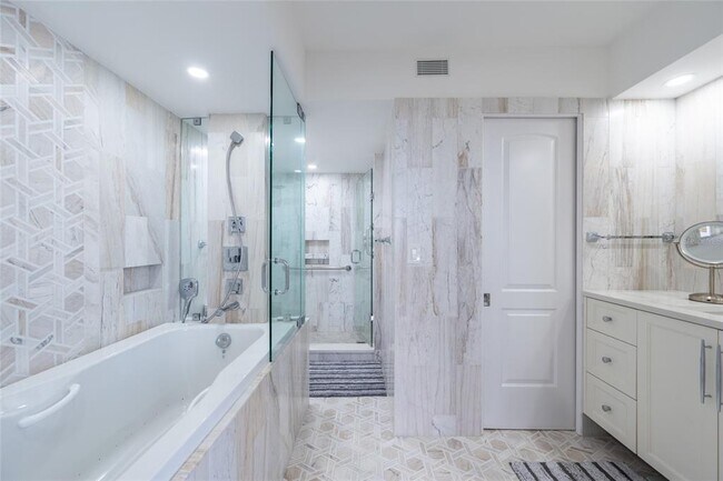 Building Photo - 770 S Palm Ave