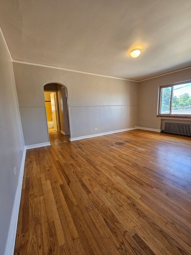 Building Photo - Charming Large 1 Bedroom in the Heart of the City