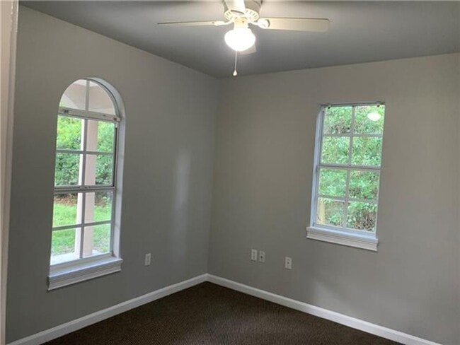 Building Photo - Cleveland Street