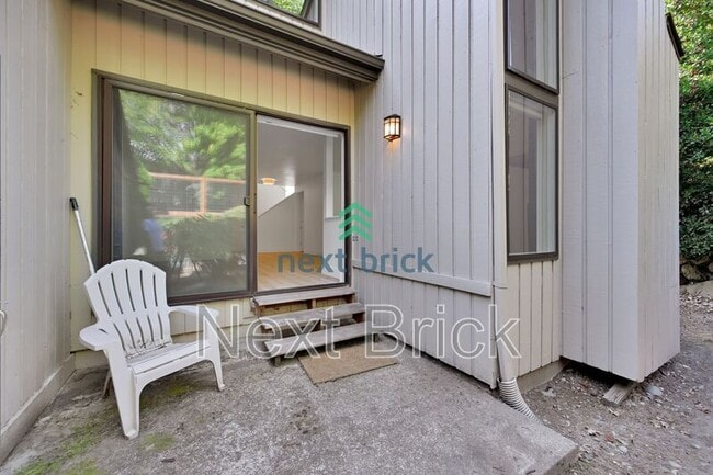 Building Photo - 3414 108th Pl NE