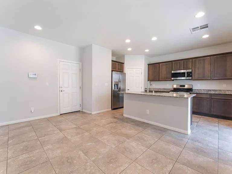 Building Photo - 5904 Galway Bay St