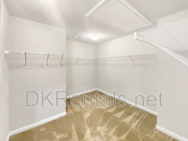 Building Photo - 2650 Quarterdeck Dr