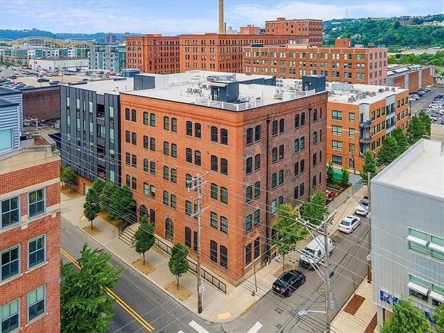 Building Photo - 2419 Smallman St
