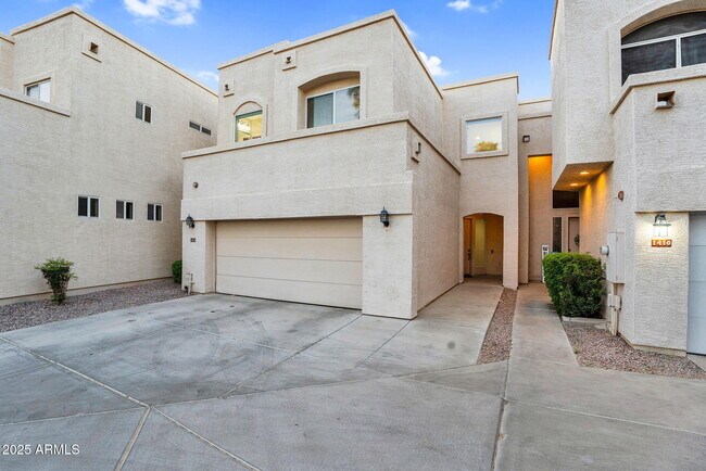 Primary Photo - 1414 W Coral Reef Dr