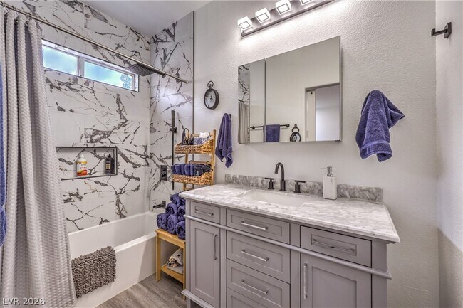 Building Photo - 10762 Flame Vine Ct