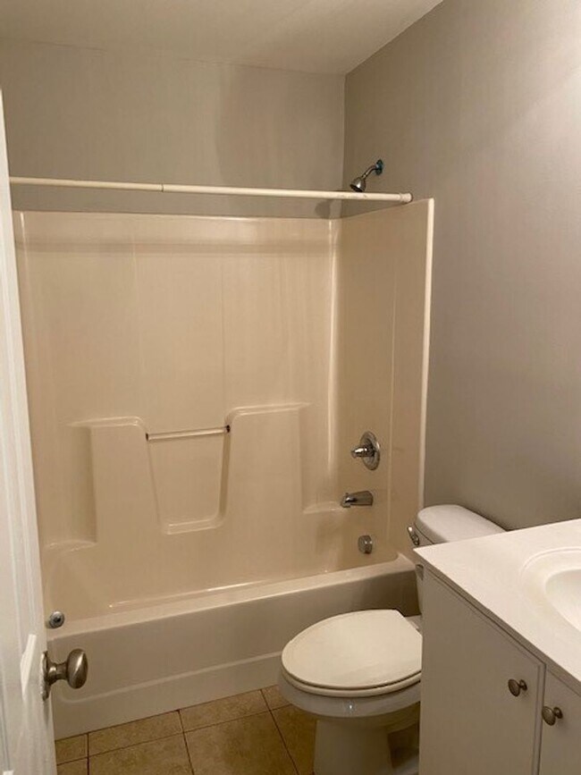 Building Photo - Cutest 2 Bedroom Duplex in Gastonia!  Pet Friendly!!