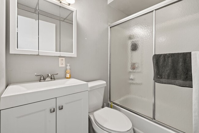 Building Photo - 70 S 15th St