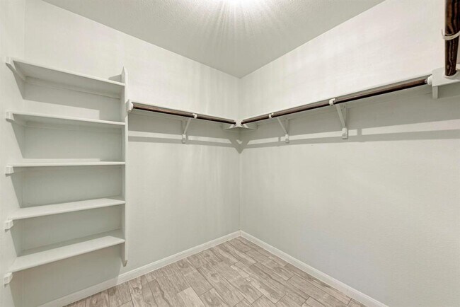 Building Photo - 233 Wallops
