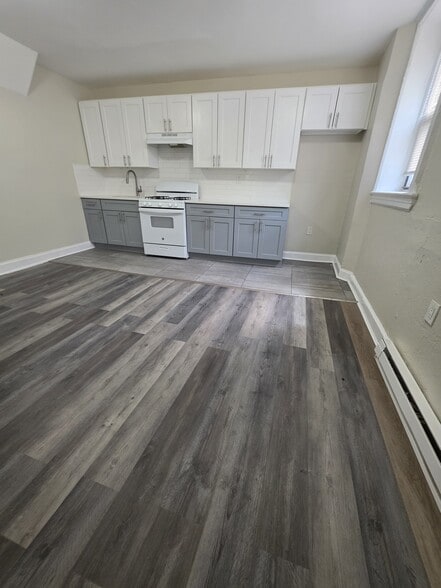 Building Photo - 125 Osborne Ter