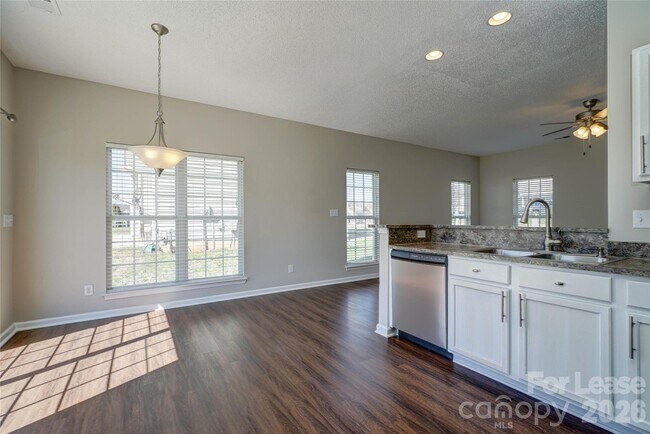 Building Photo - 2034 Wexford Way