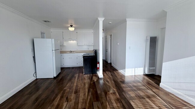 Building Photo - 110 Hilborn St