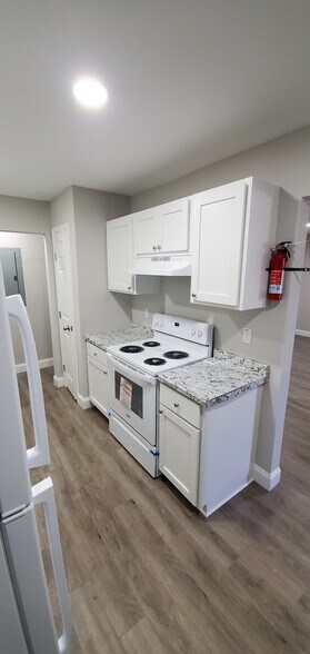 Kitchen - 8552 Rush Ave