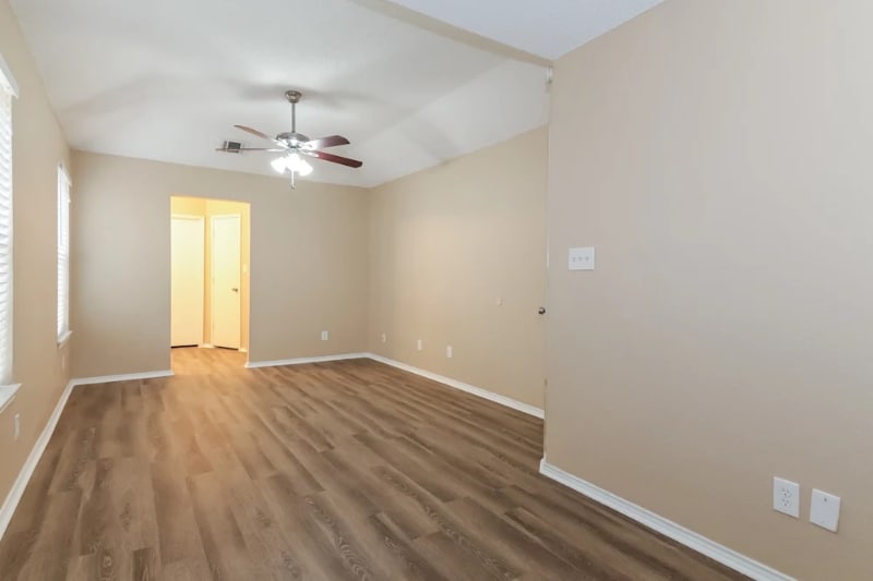 Building Photo - 4152 Hathaway Dr