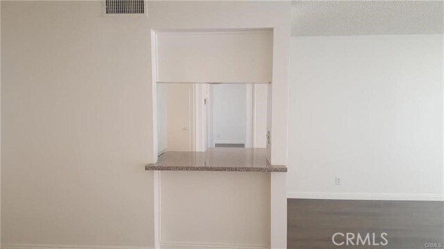 Building Photo - 6979 Palm Ct