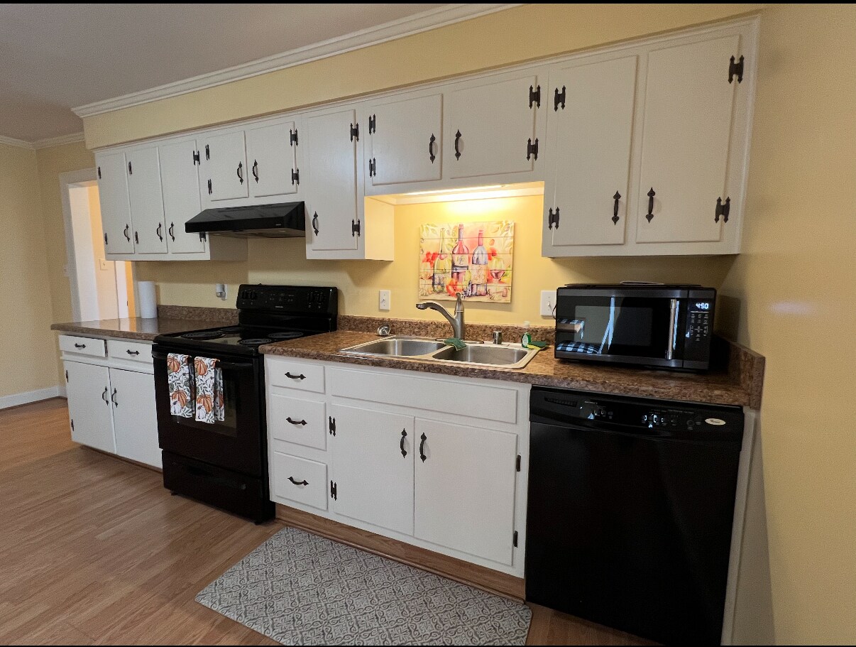 Building Photo - 103 Walnut St