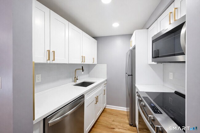 Building Photo - 23 Charter Oak Pl