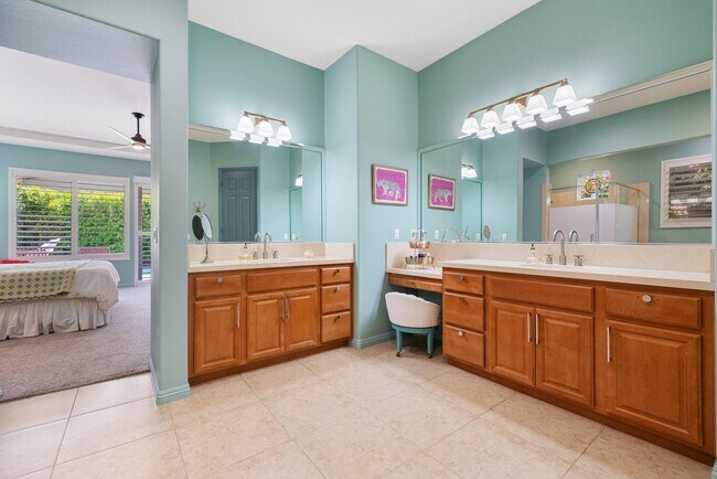 Building Photo - 61185 Soaptree Dr