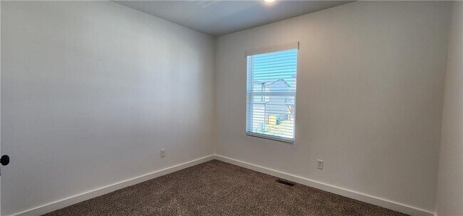 Building Photo - 871 Boardwalk Ave