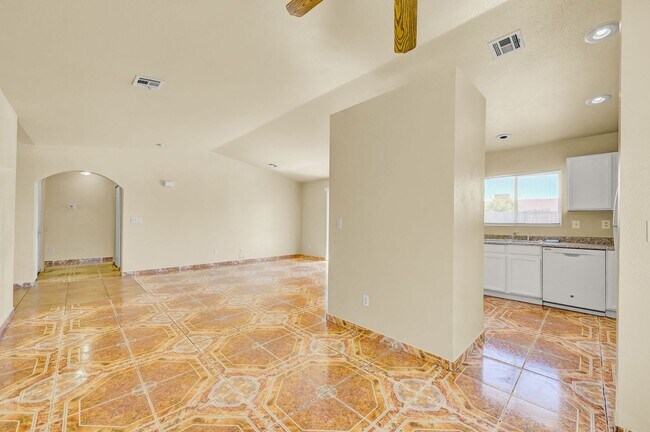 Building Photo - 2739 E Colton Ave