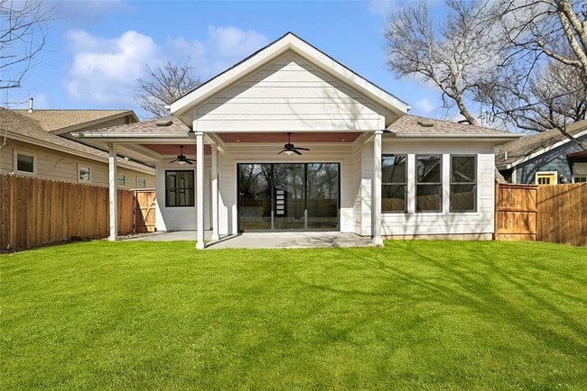 Building Photo - 1815 W 38th St