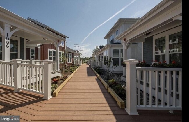 Building Photo - 1020 Railroad Ave