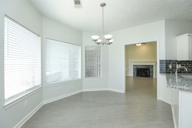 Building Photo - 24603 Haigshire Dr