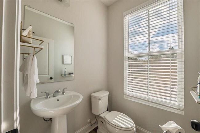 Building Photo - 313 Skylar Way SE