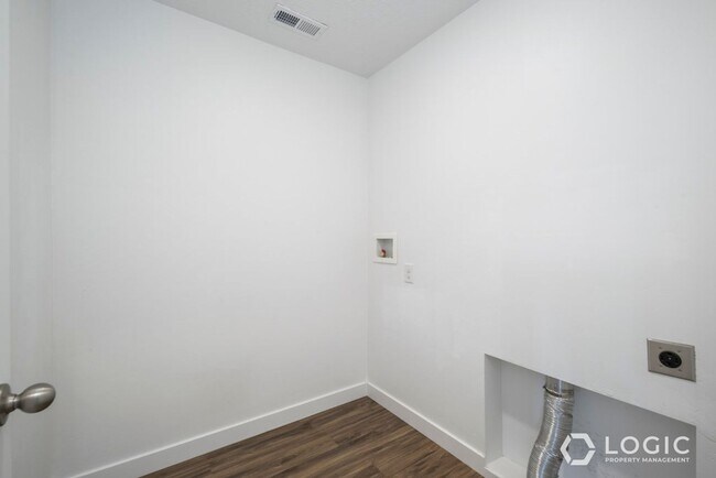 Building Photo - 14817 Pelé Ln