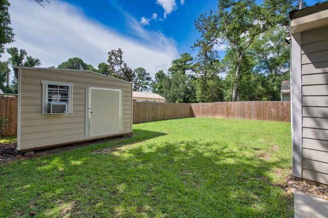 Building Photo - Charming 3-Bedroom Home in Pensacola – Clo...