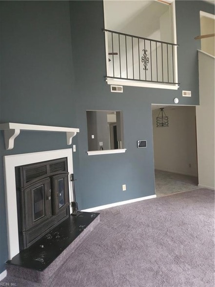 Building Photo - 330 Kinsmen Way
