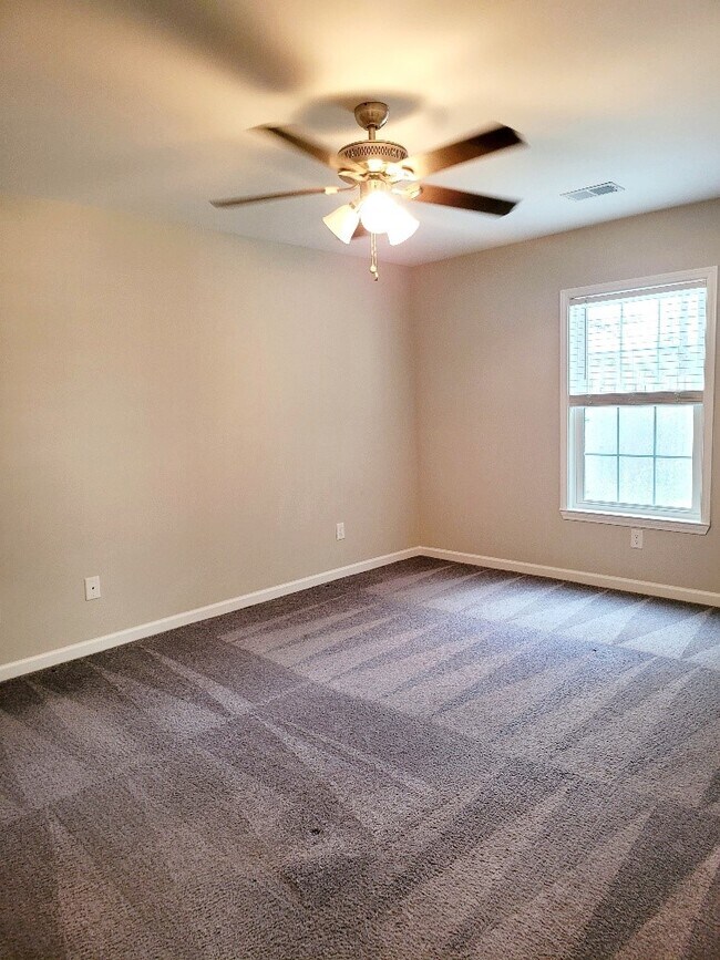 Building Photo - 327 Twin Eagles Dr