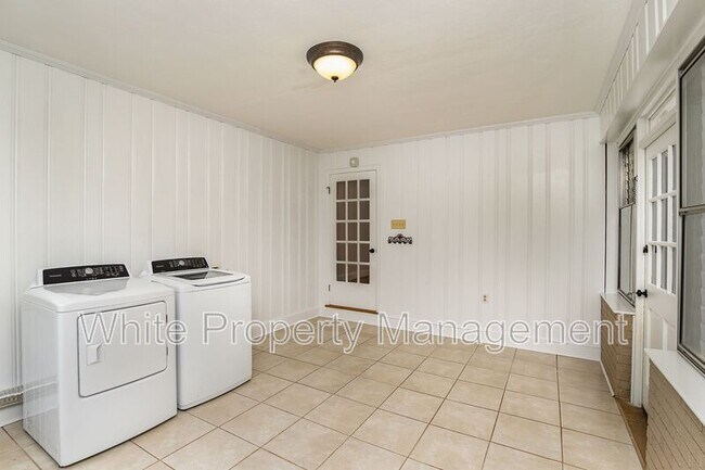 Building Photo - 4643 Addison Drive