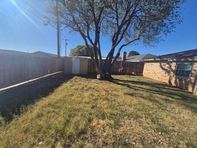 Building Photo - 3211 94th St