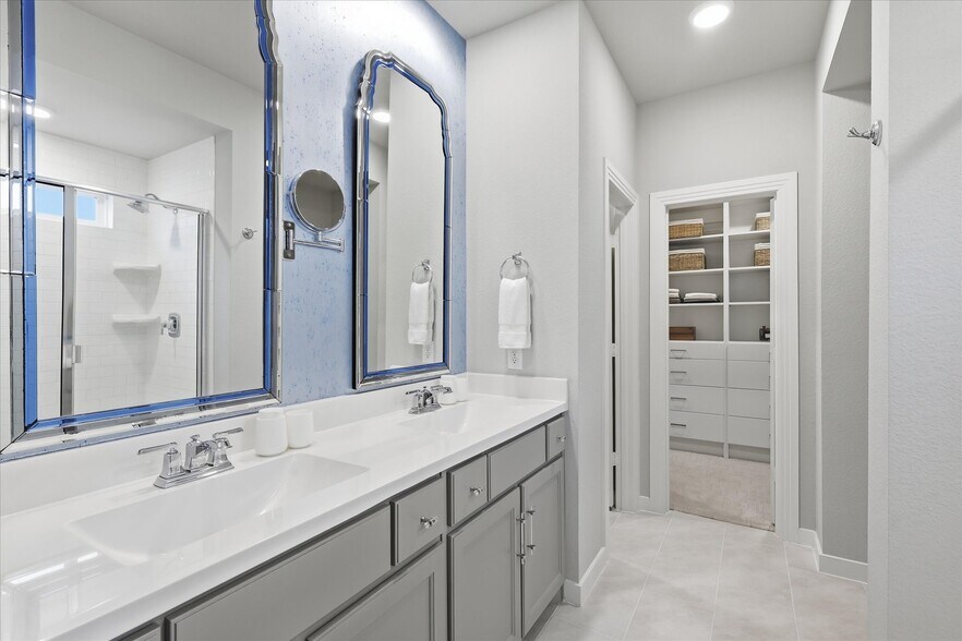 Building Photo - 2540 Elm Pl