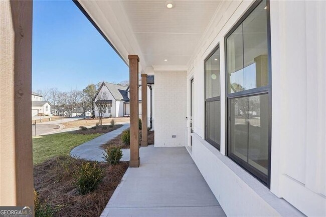 Building Photo - 2815 Medford Dr