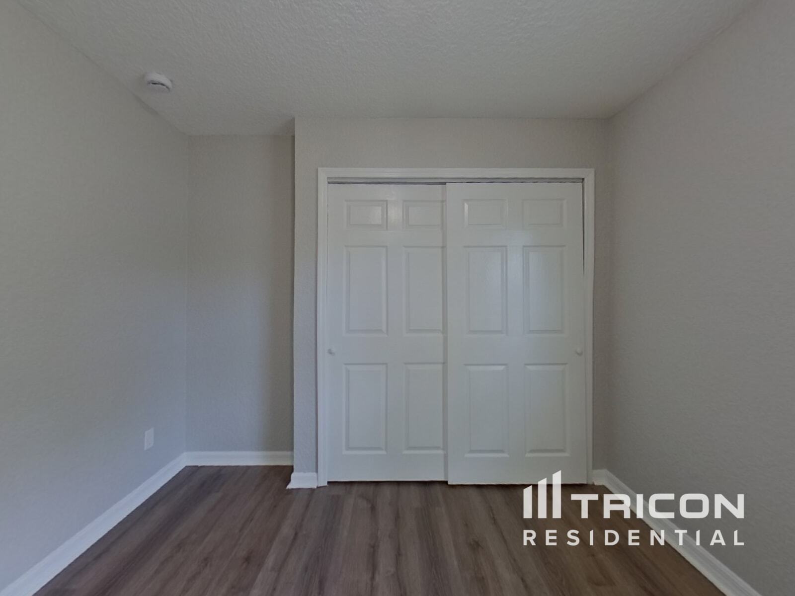 Building Photo - 4011 Palm Dr